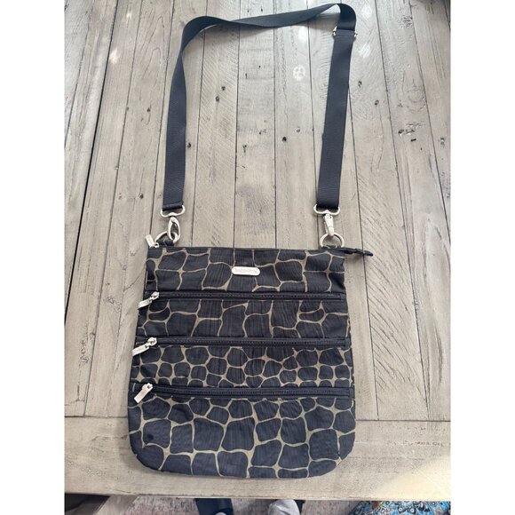 Baggallini Animal Print Crossbody Bag With Attached Wallet - Picture 1 of 5